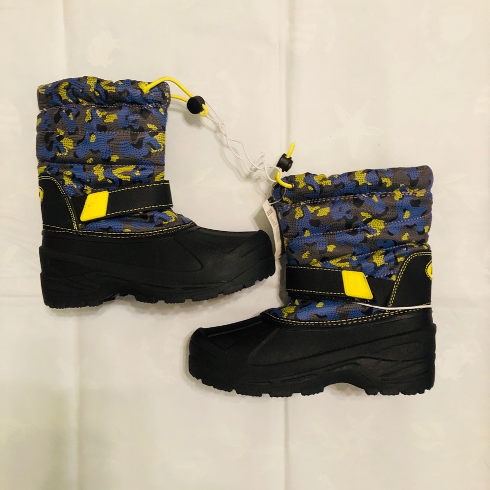 Brand New with Tags! Boys snow boots, size 3